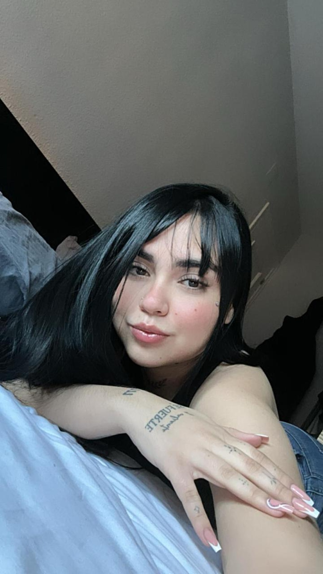 685411285|AMY|Chica