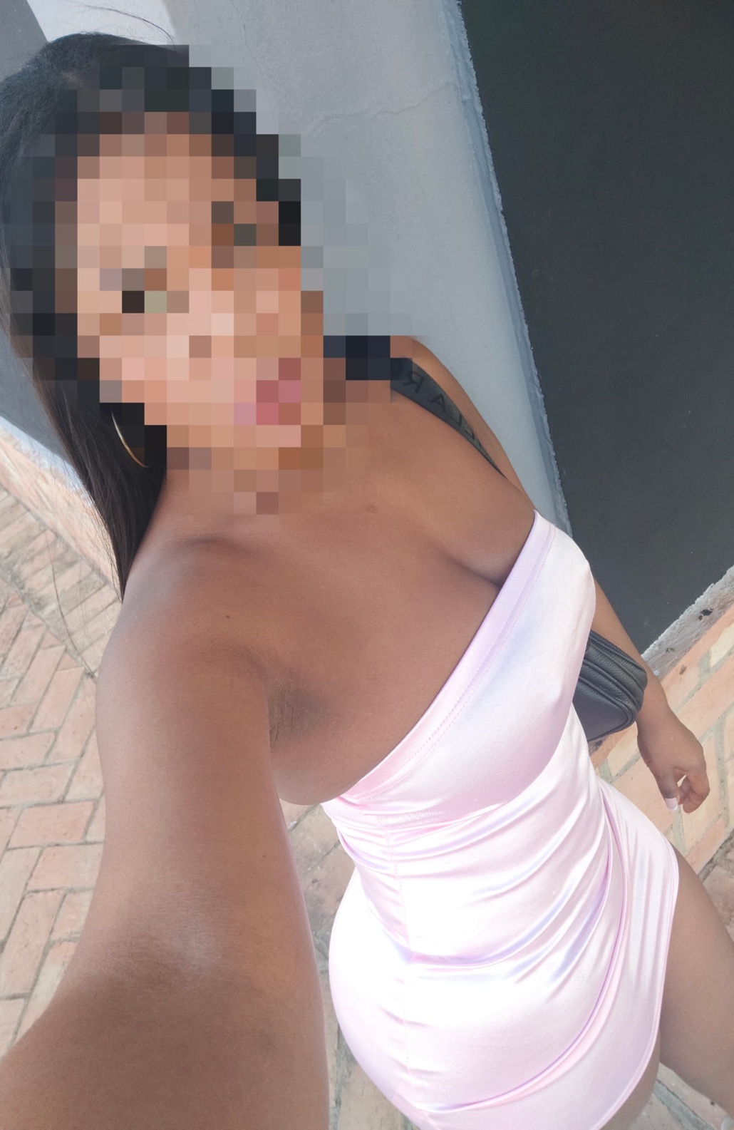 686144837|VIVIANA|Puta