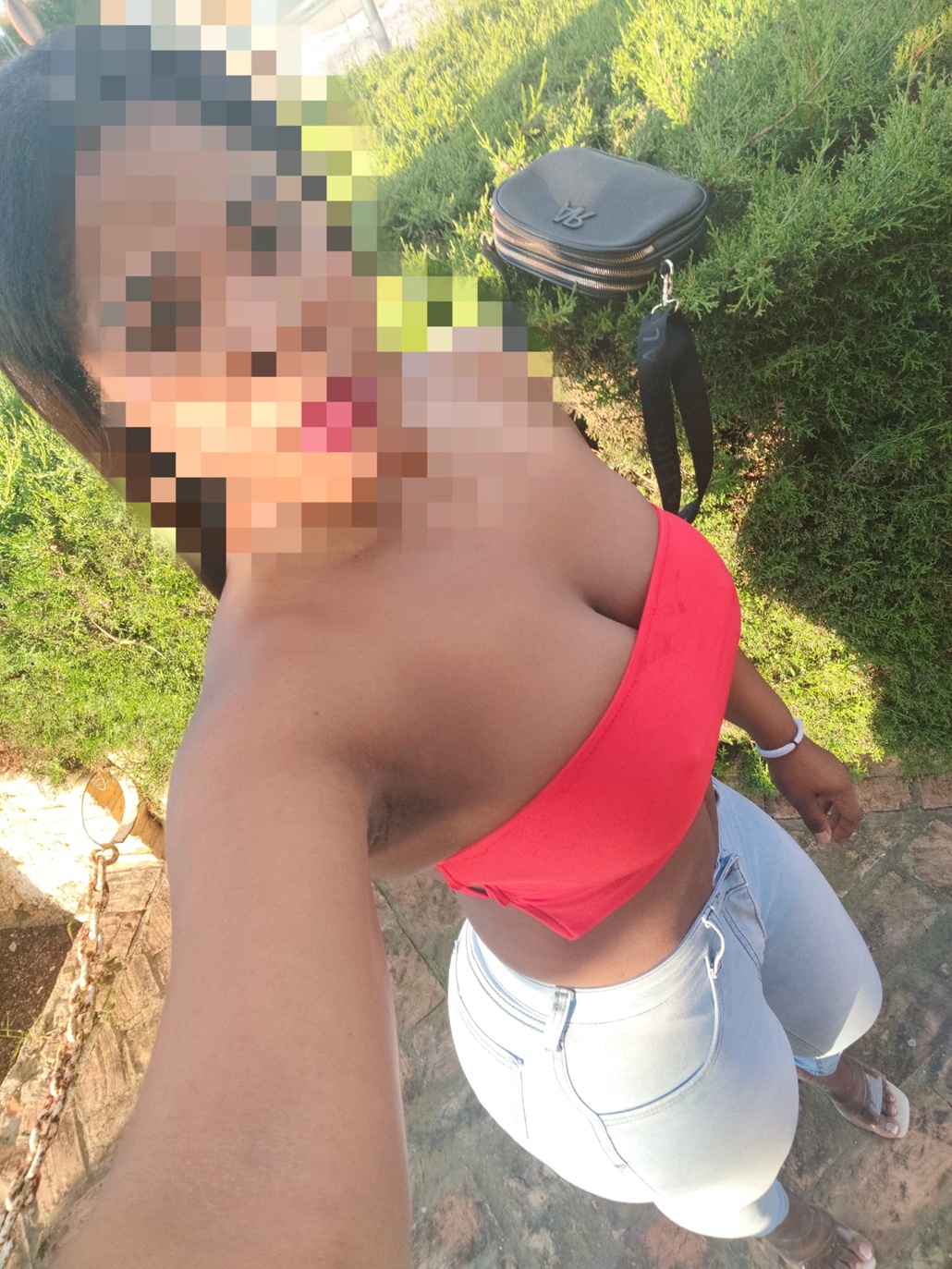 686144837|VIVIANA|Puta