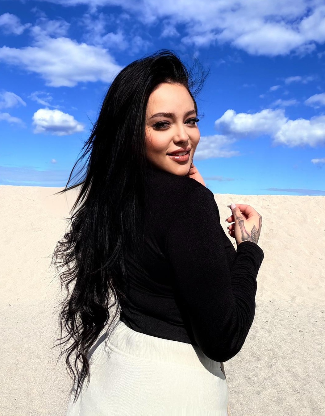 622208500|SARA|Escort