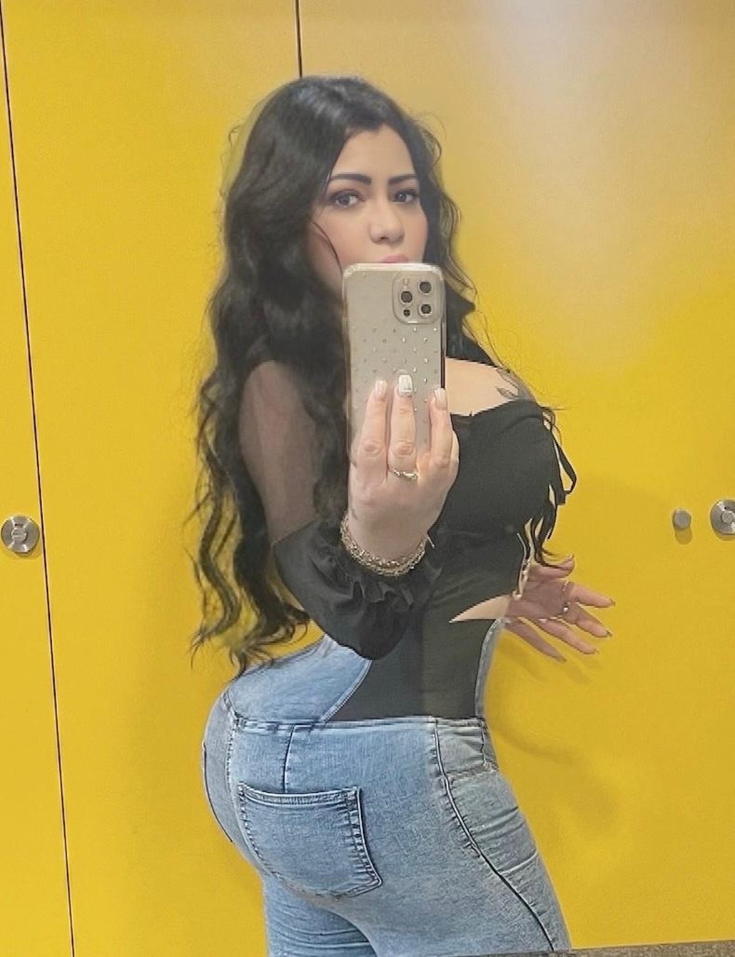 663470124|ERIKA|Escort