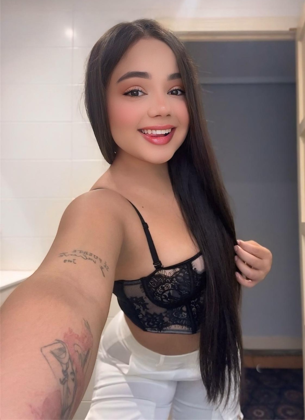 633897114|CAMILA|Chica