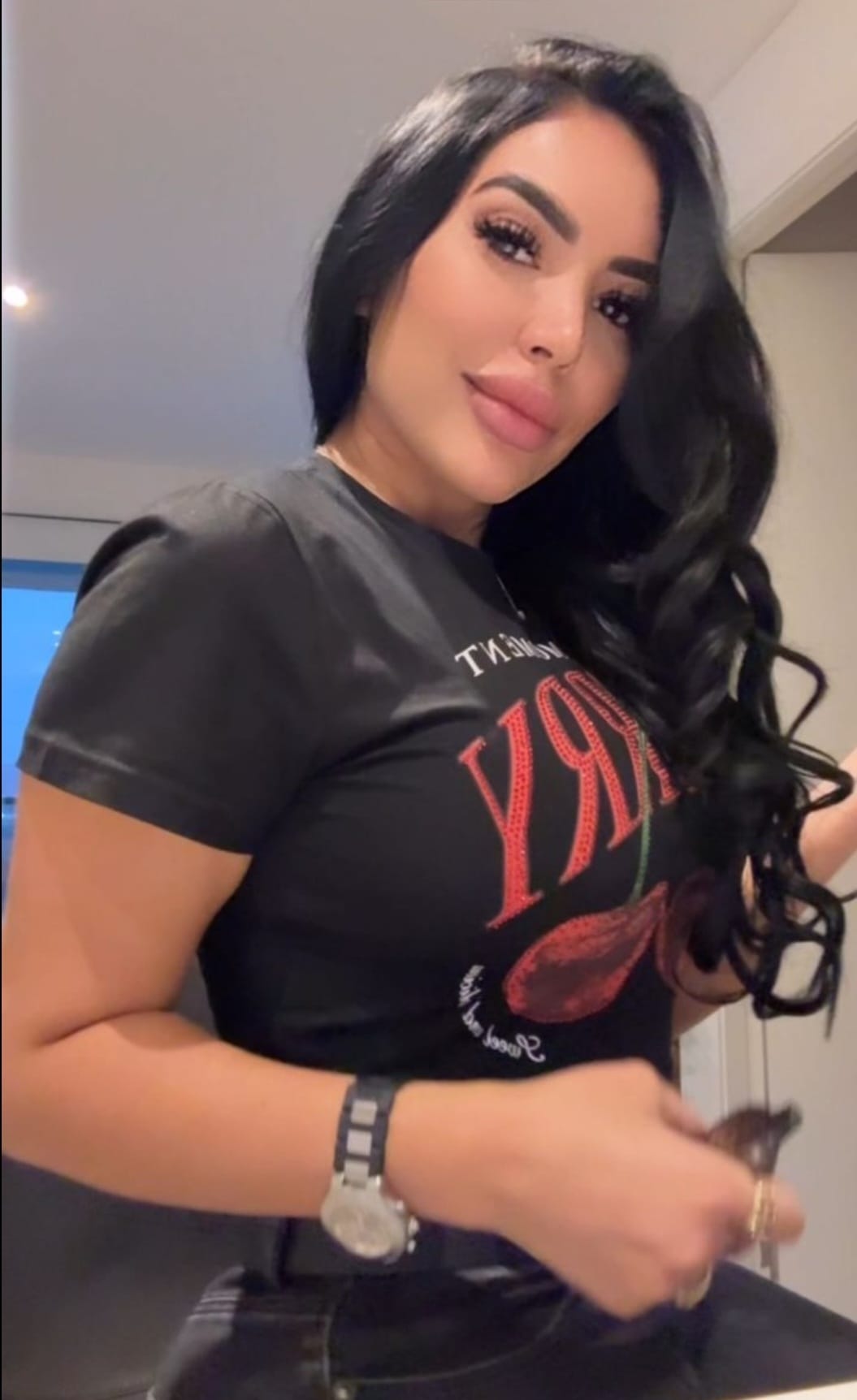 680615957|LUCIANA|Puta
