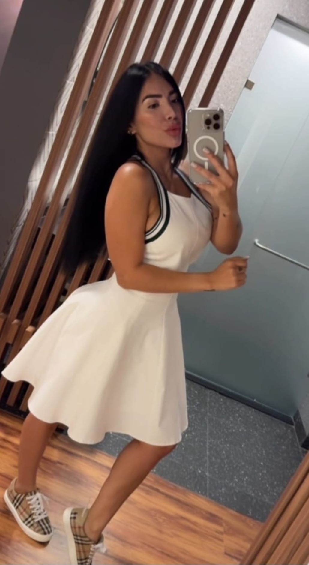 680615957|LUCIANA|Puta
