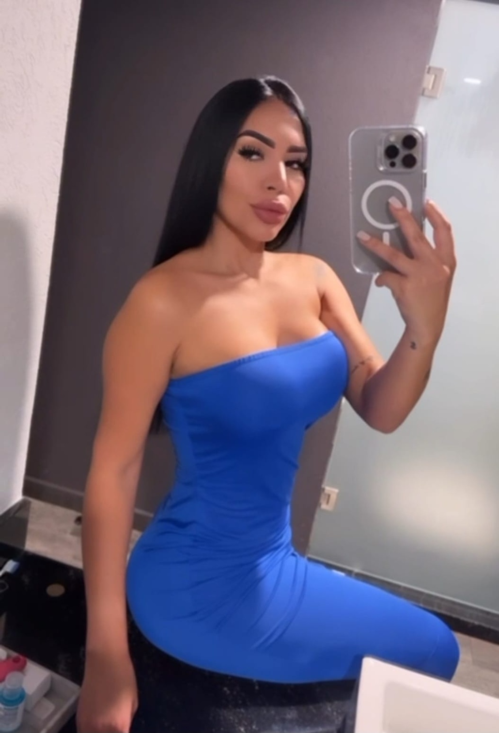 680615957|LUCIANA|Puta