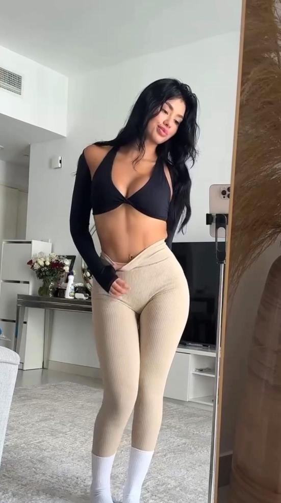 611345796|DIVINA|Chica