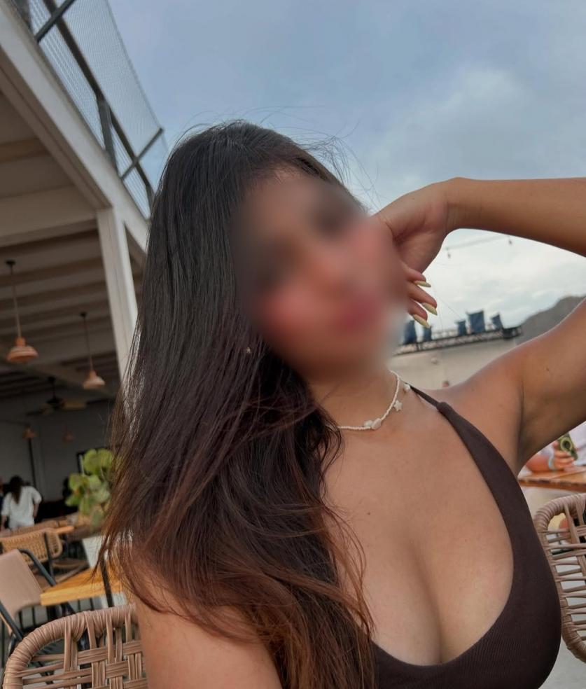 604831720|CATALINA|Chica