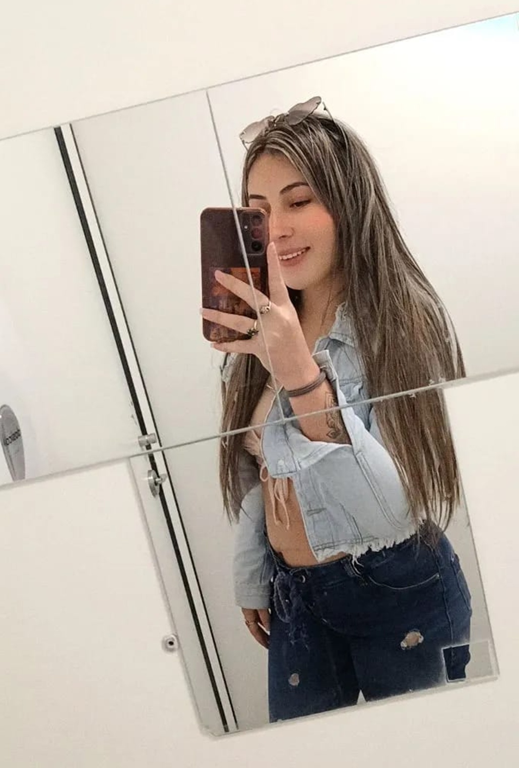 613631216|LILI|Chica