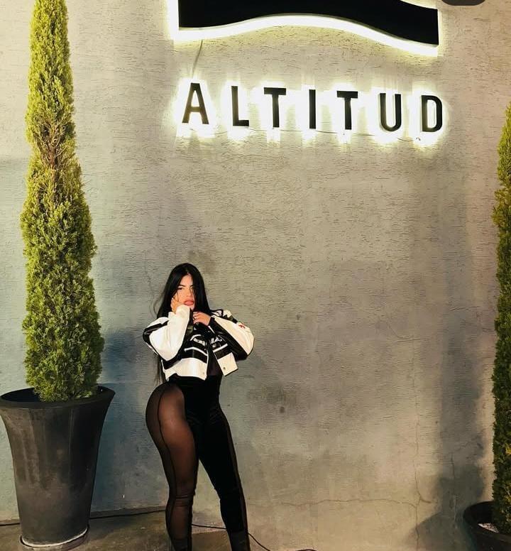 614740231|MIA|Chica
