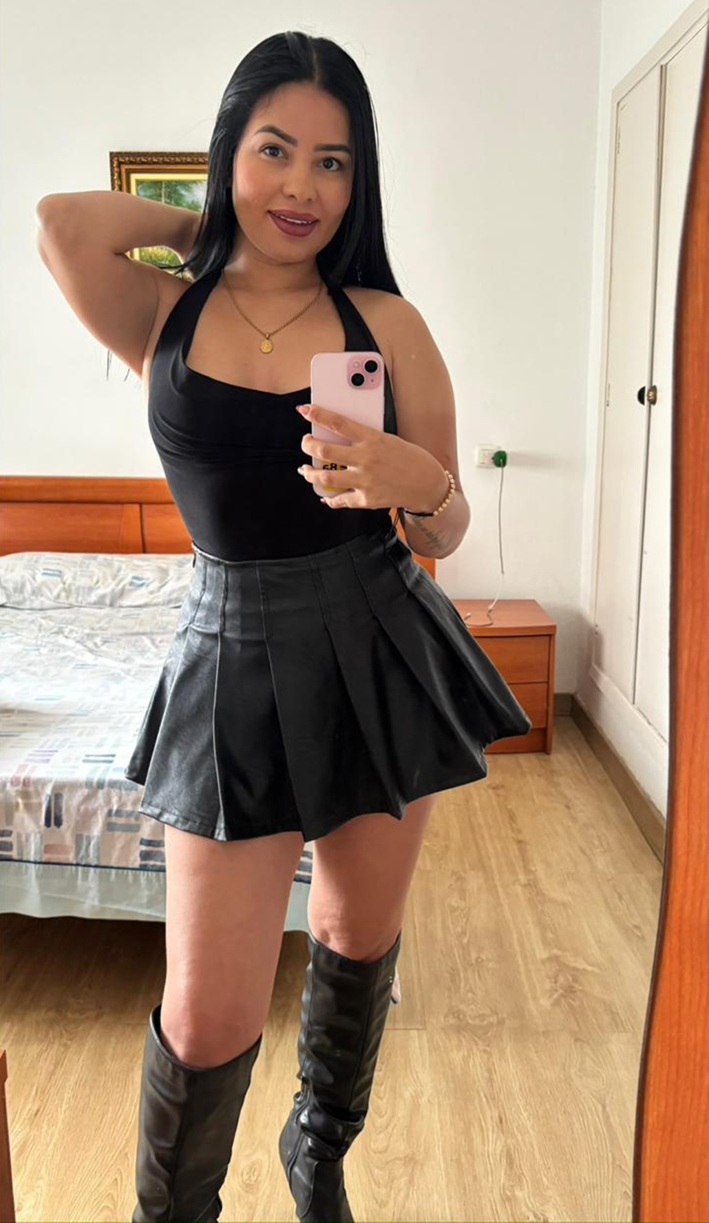 677285680|LUNA|Chica