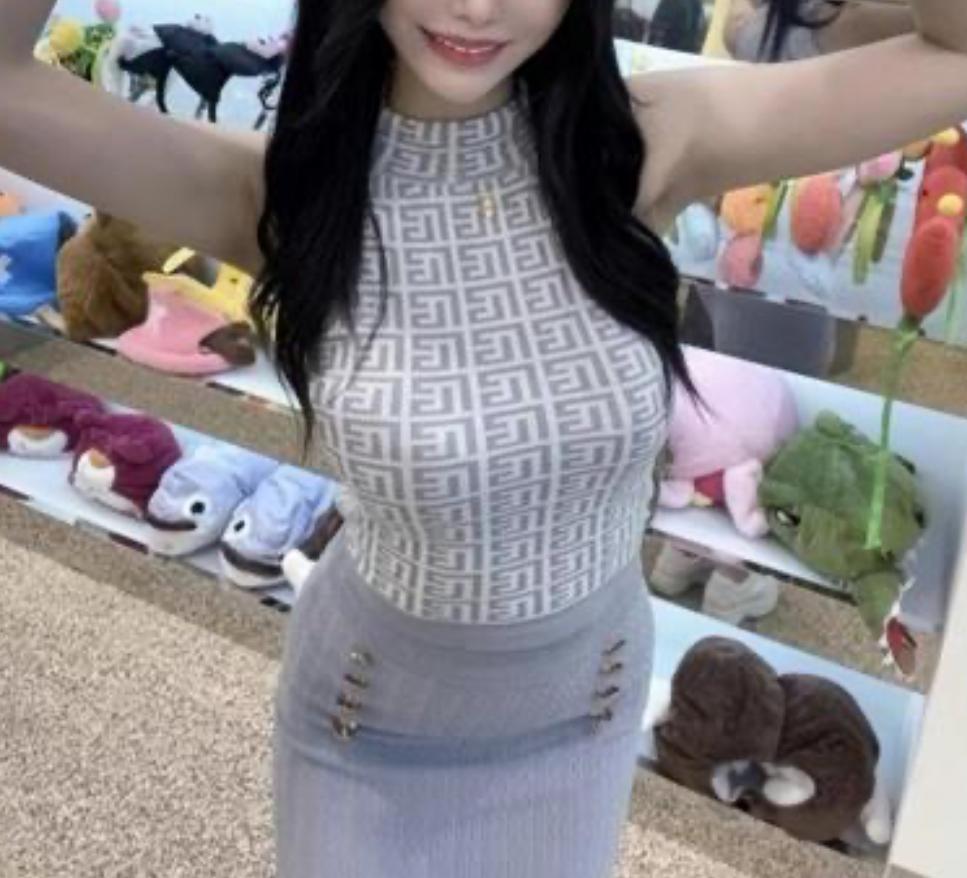 663944055|EUGENIA|Chica