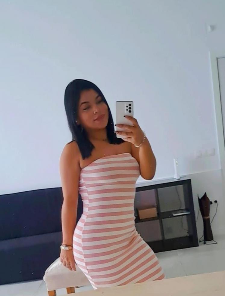 617785763|NAOMI|Chica