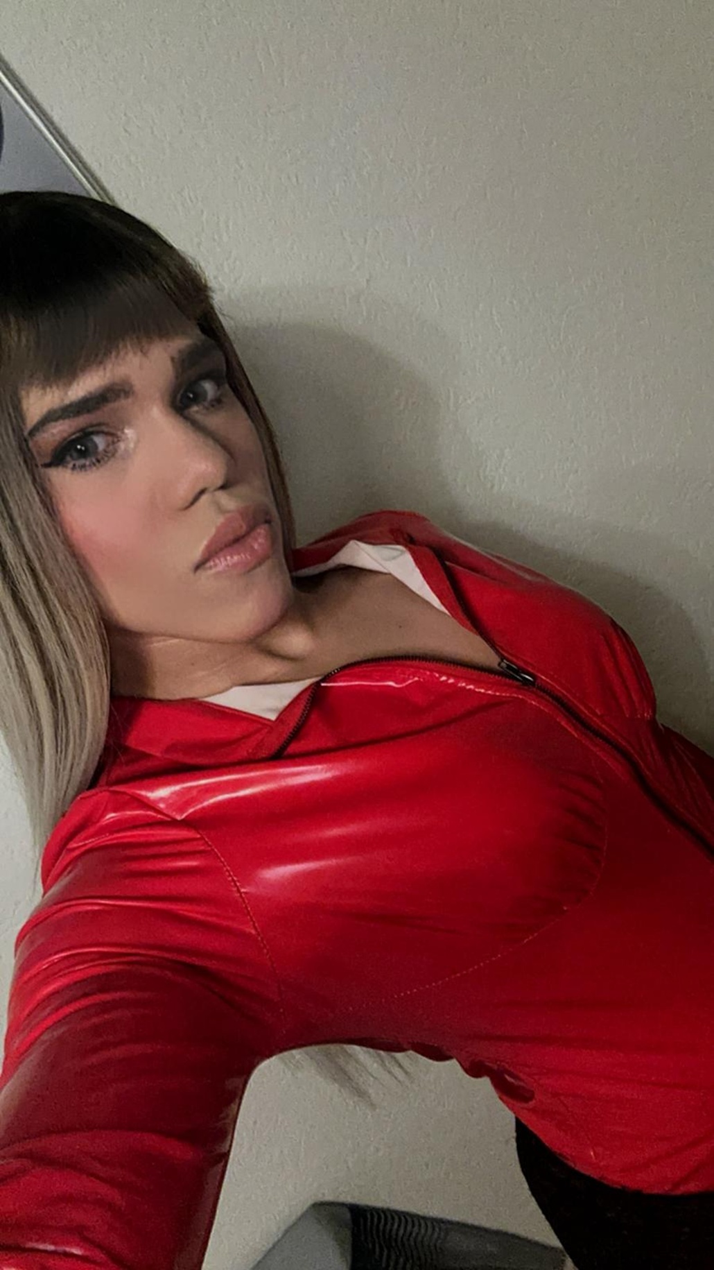 664472571|RIHANNA|Transexual