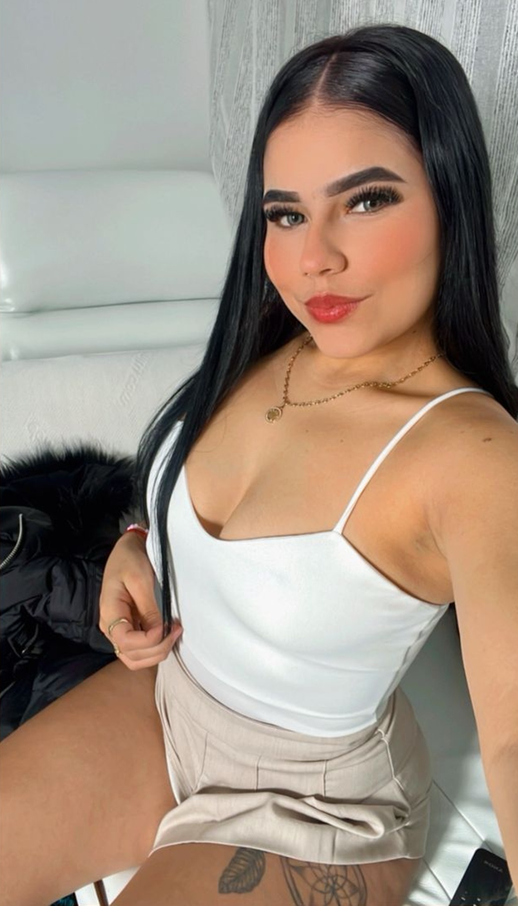 614746924|MARIANA|Escort