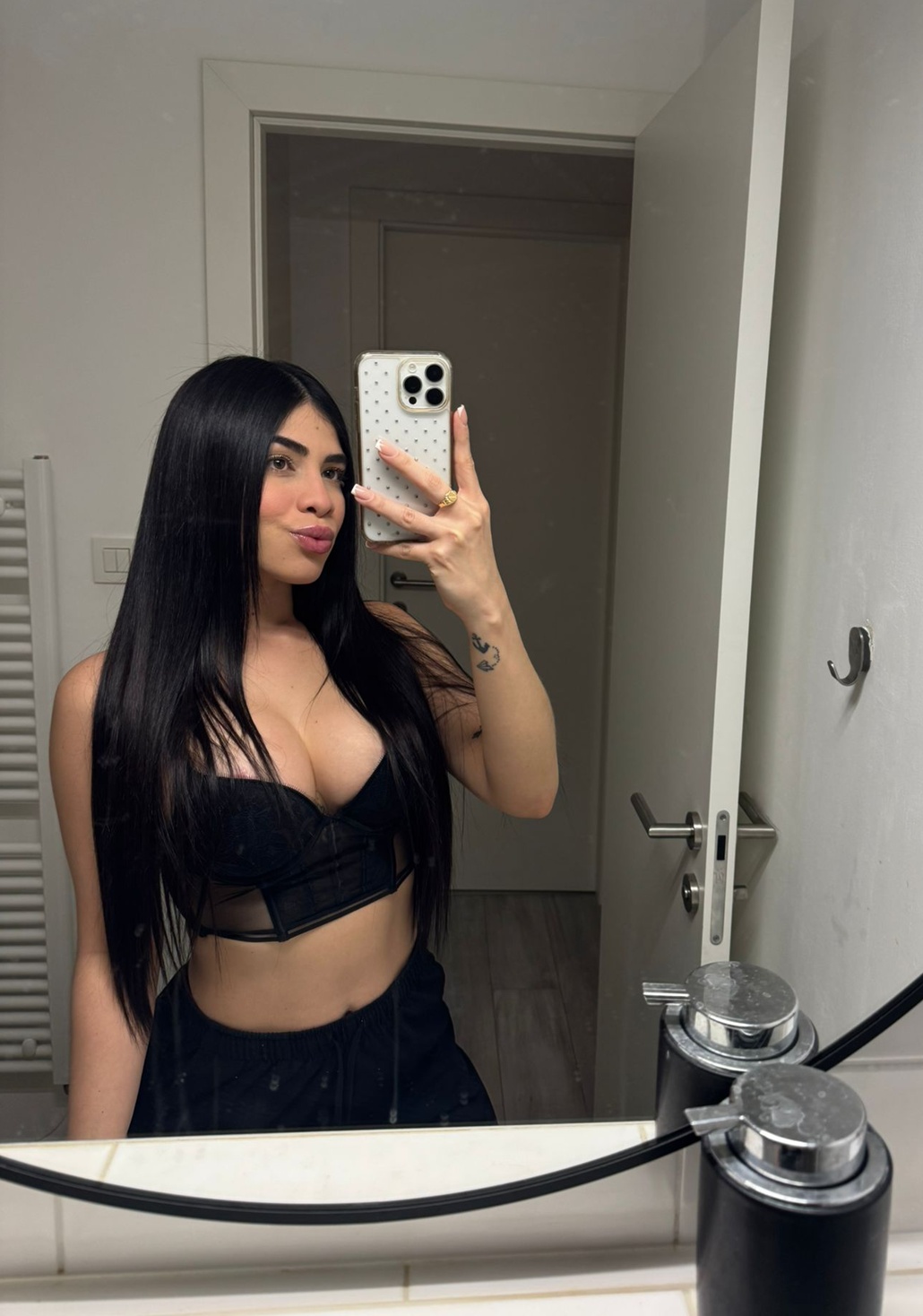 678317848|CARLA|Chica