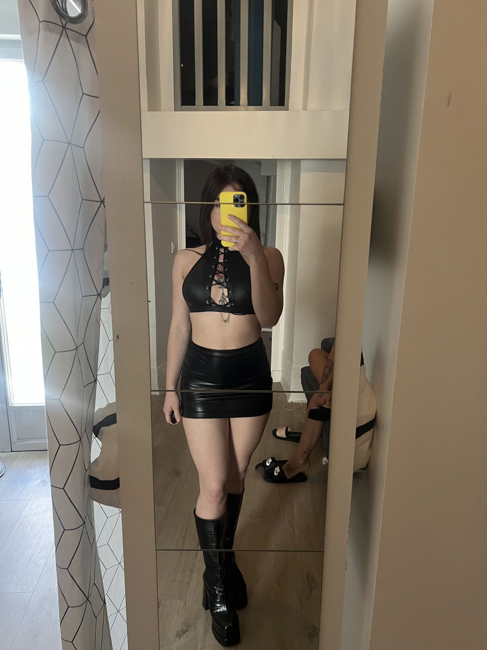 637151738|JADE|Chica