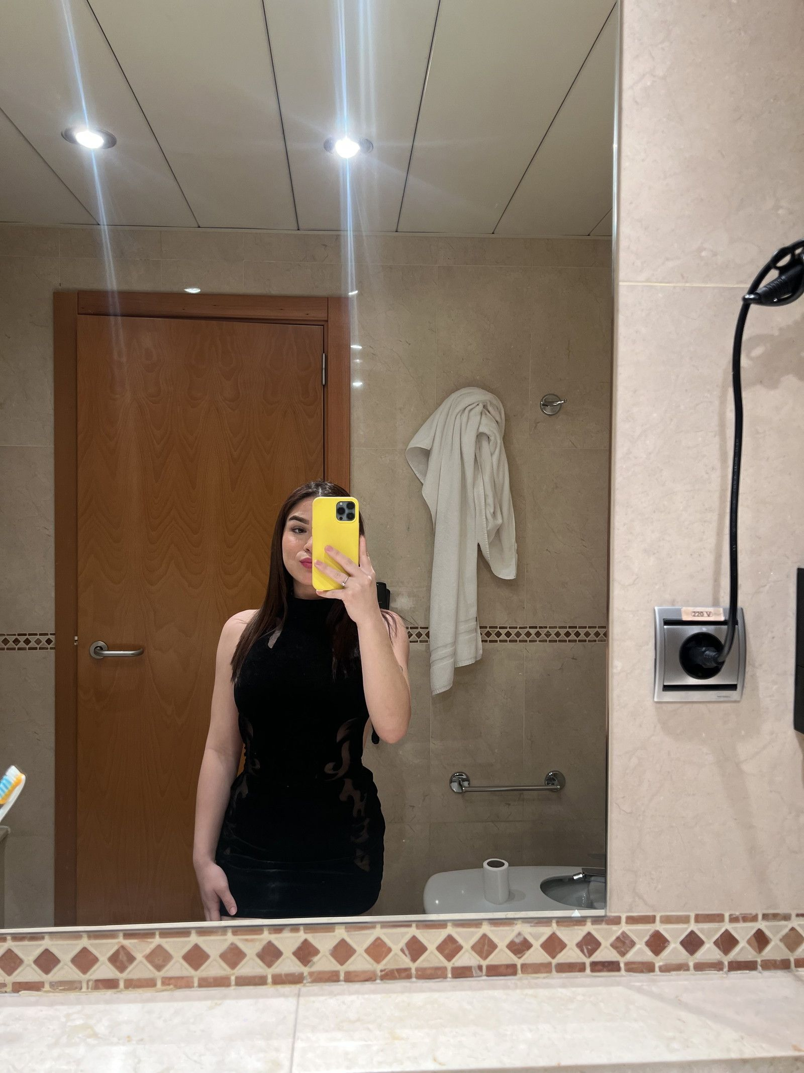 637151738|JADE|Chica