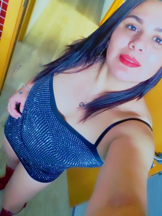 614689445|CAMILA|Chica