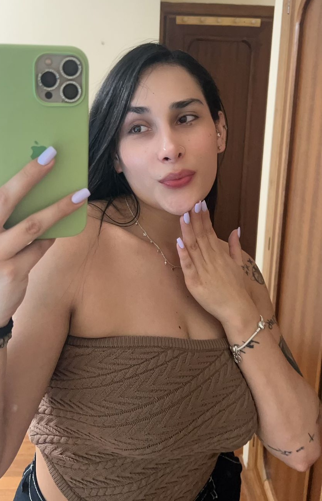 637906916|VALERIA|Chica
