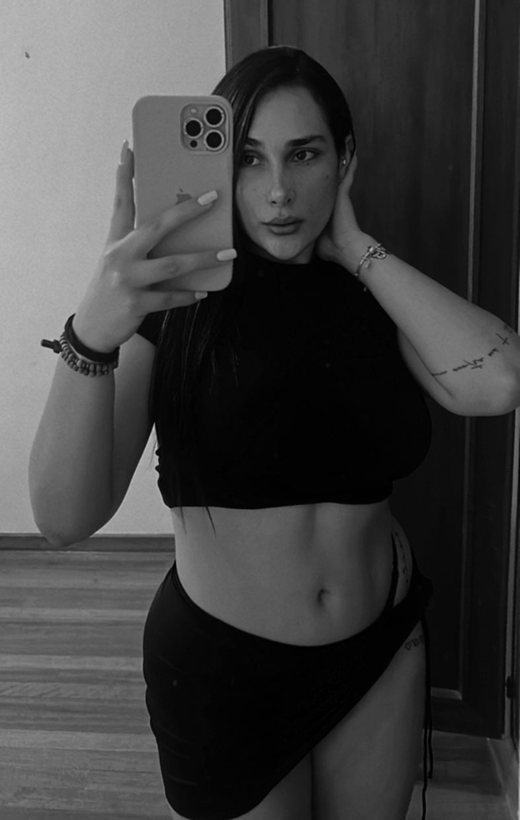 637906916|VALERIA|Chica