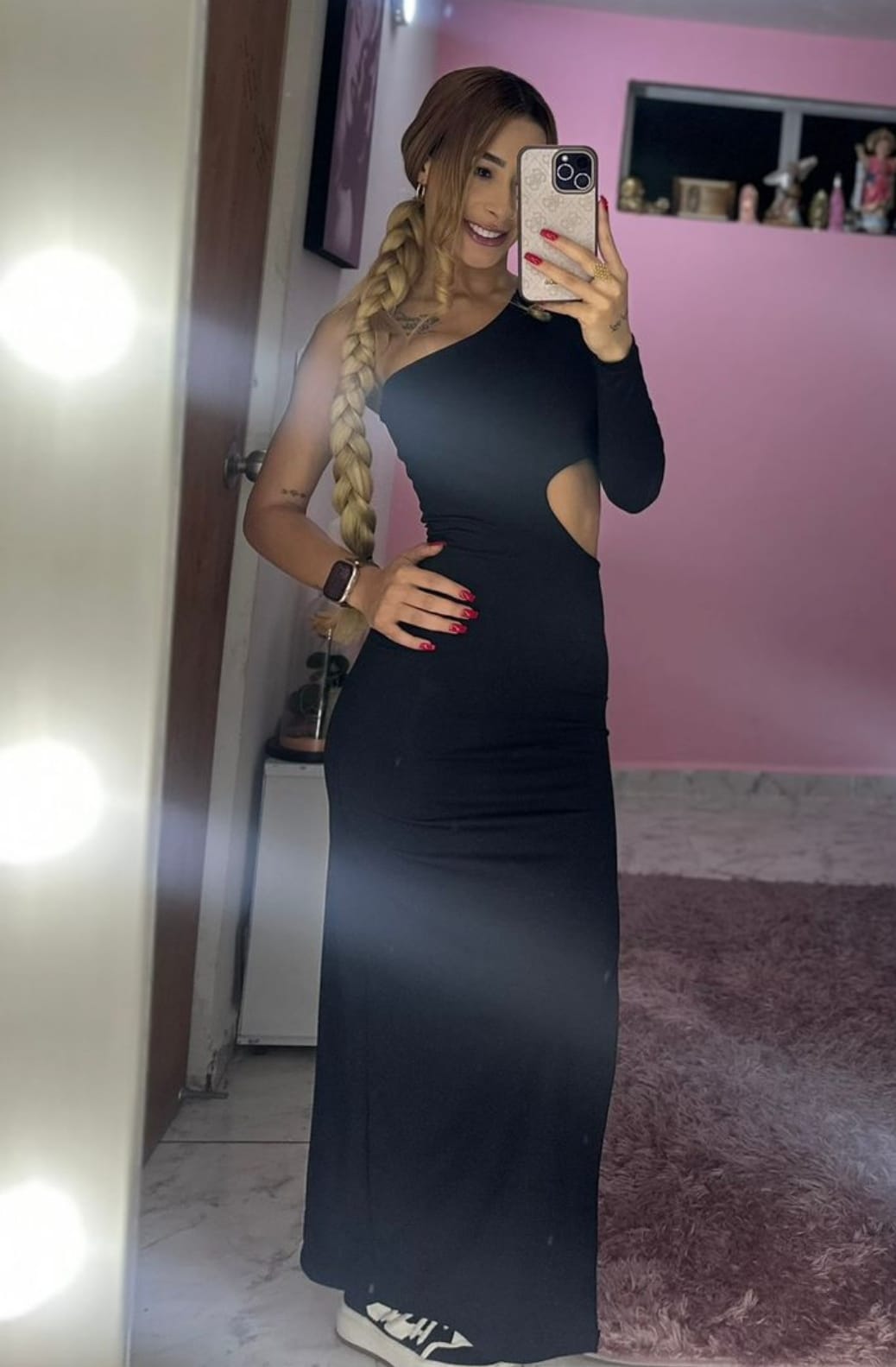 637081138|PARIS|Chica