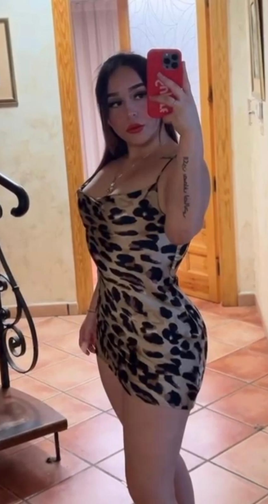 604240778|MIA|Chica