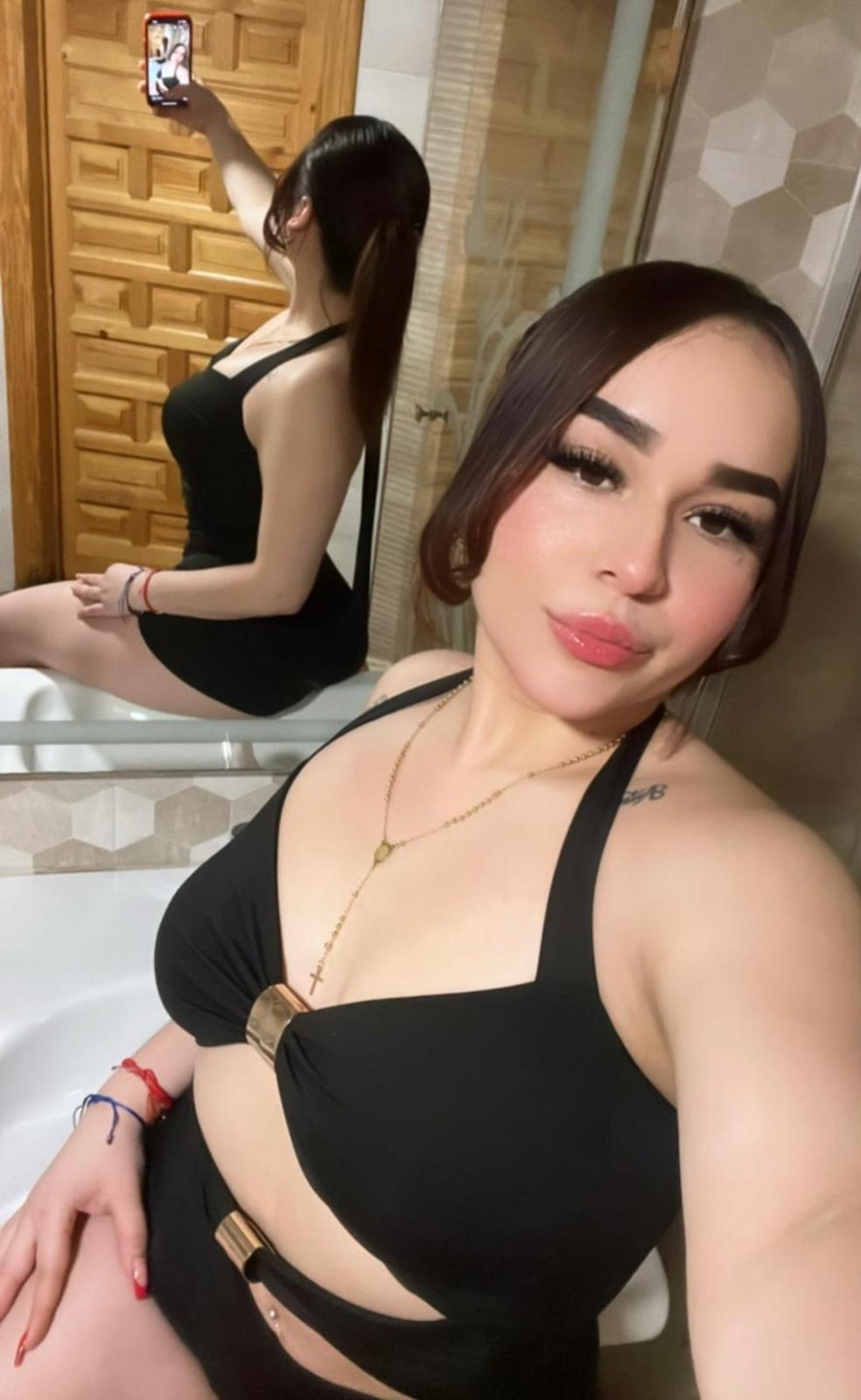 604240778|MIA|Chica