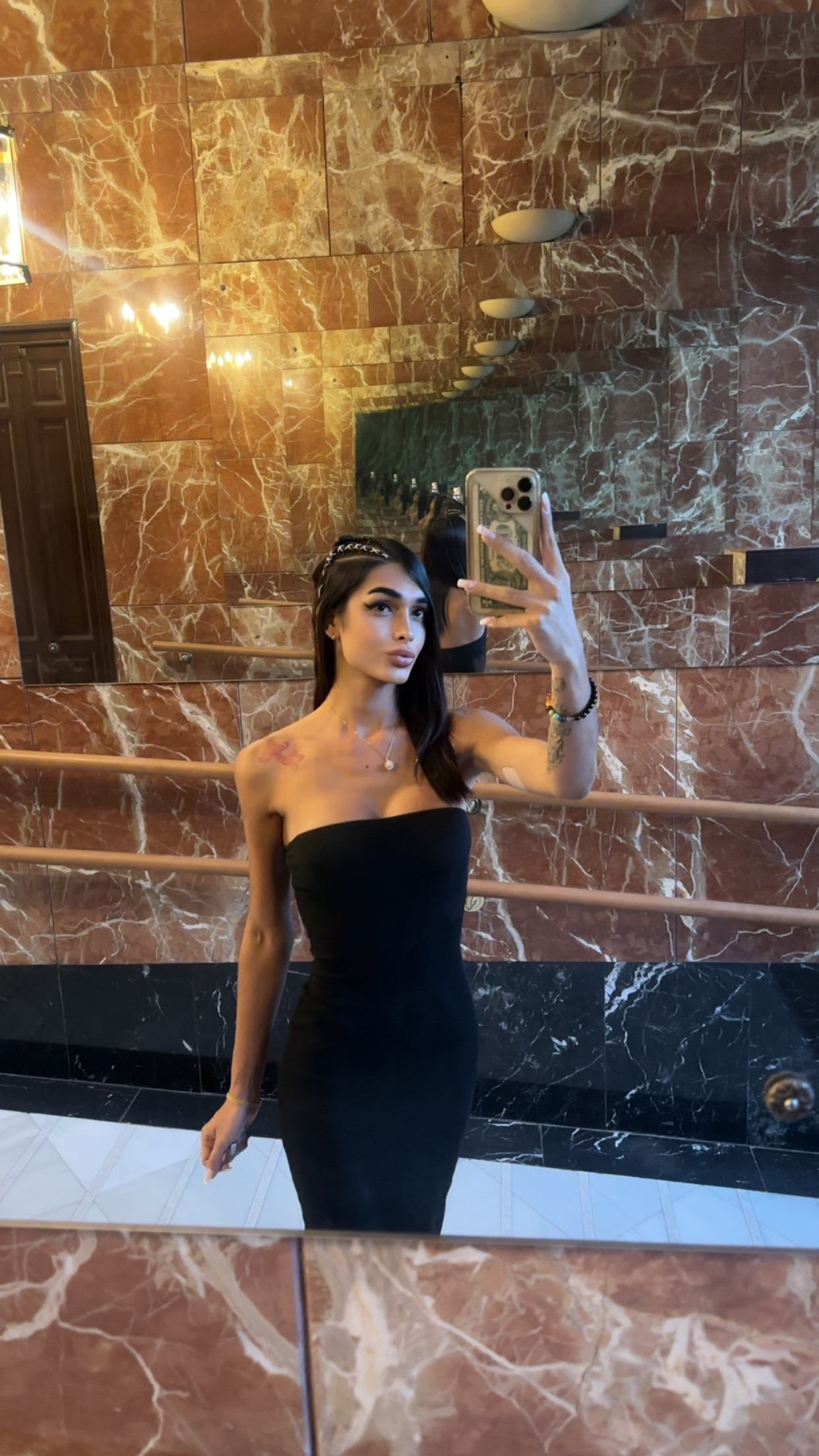 613810245|DOLL|Transexual