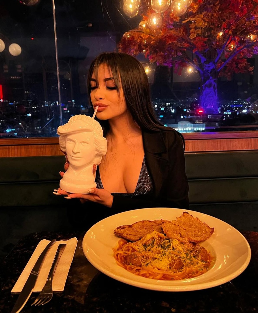 612407516|SABRINA|Escort