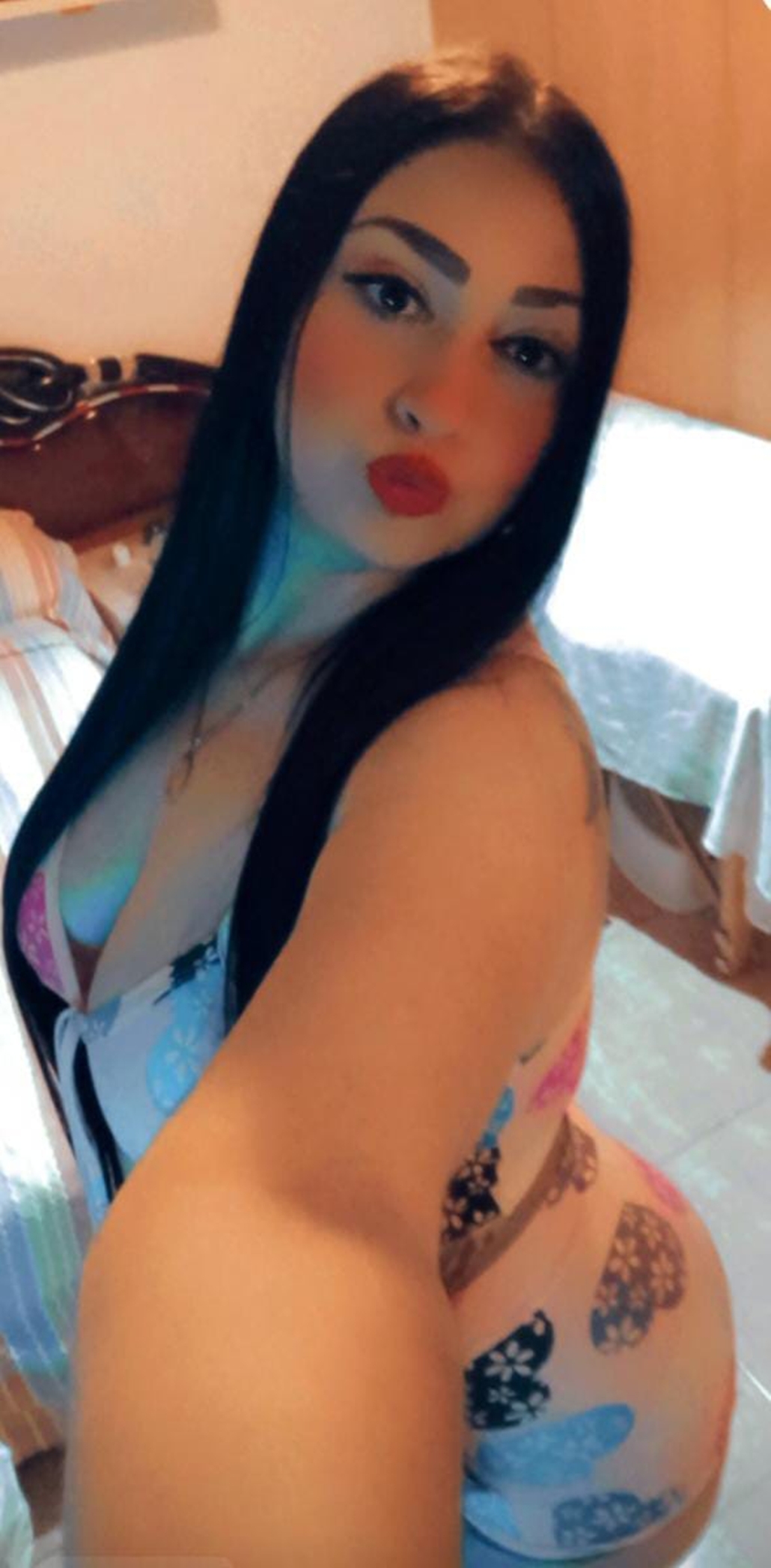 687164834|SARA|Chica