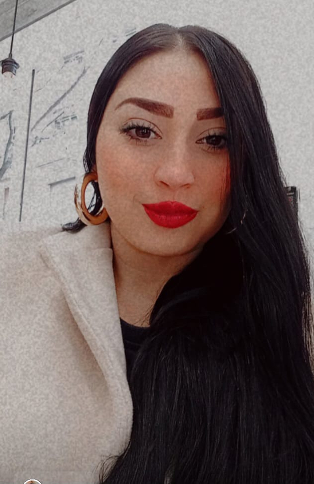 687164834|SARA|Chica
