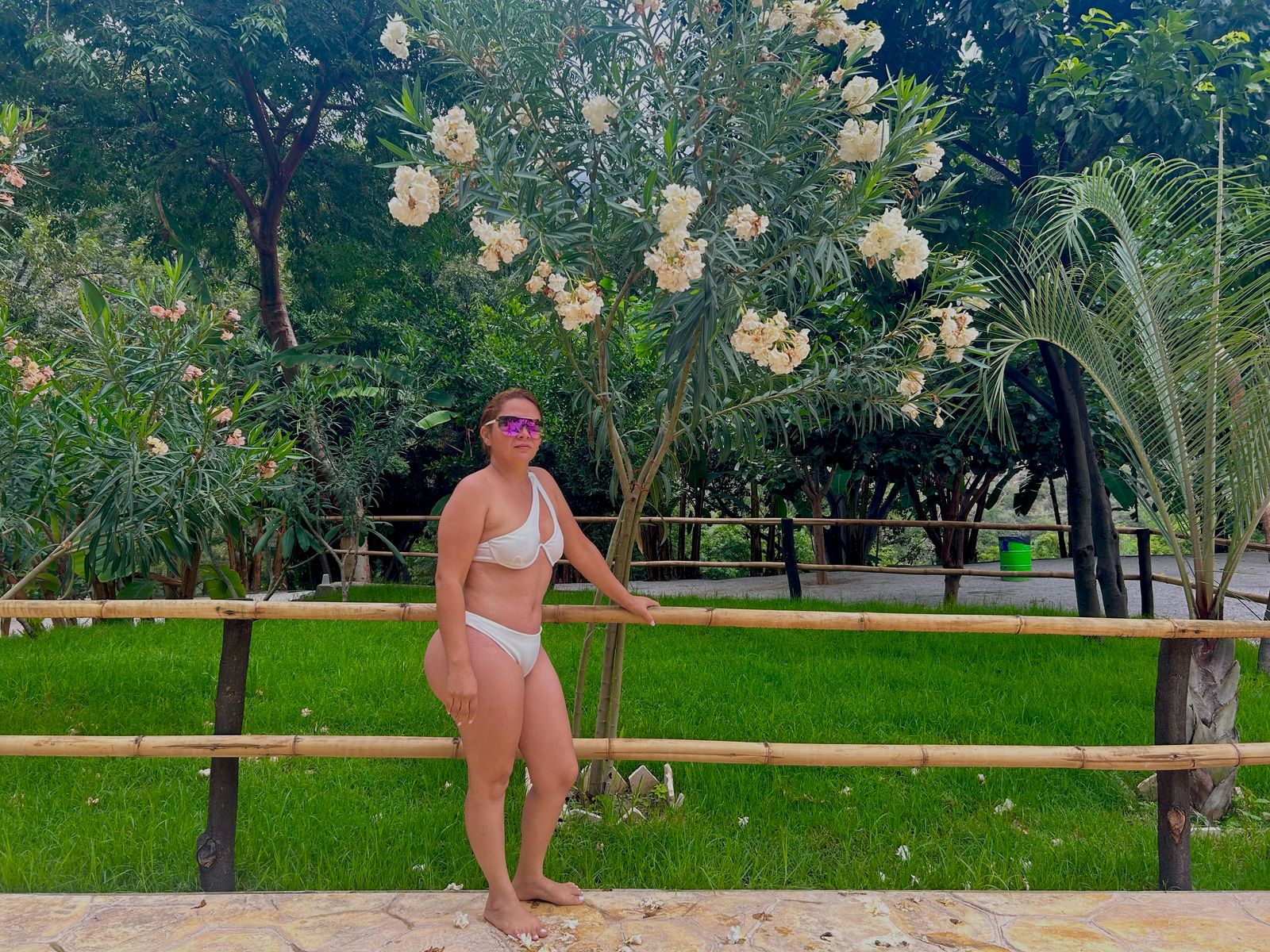 674887463|LAURA|Chica