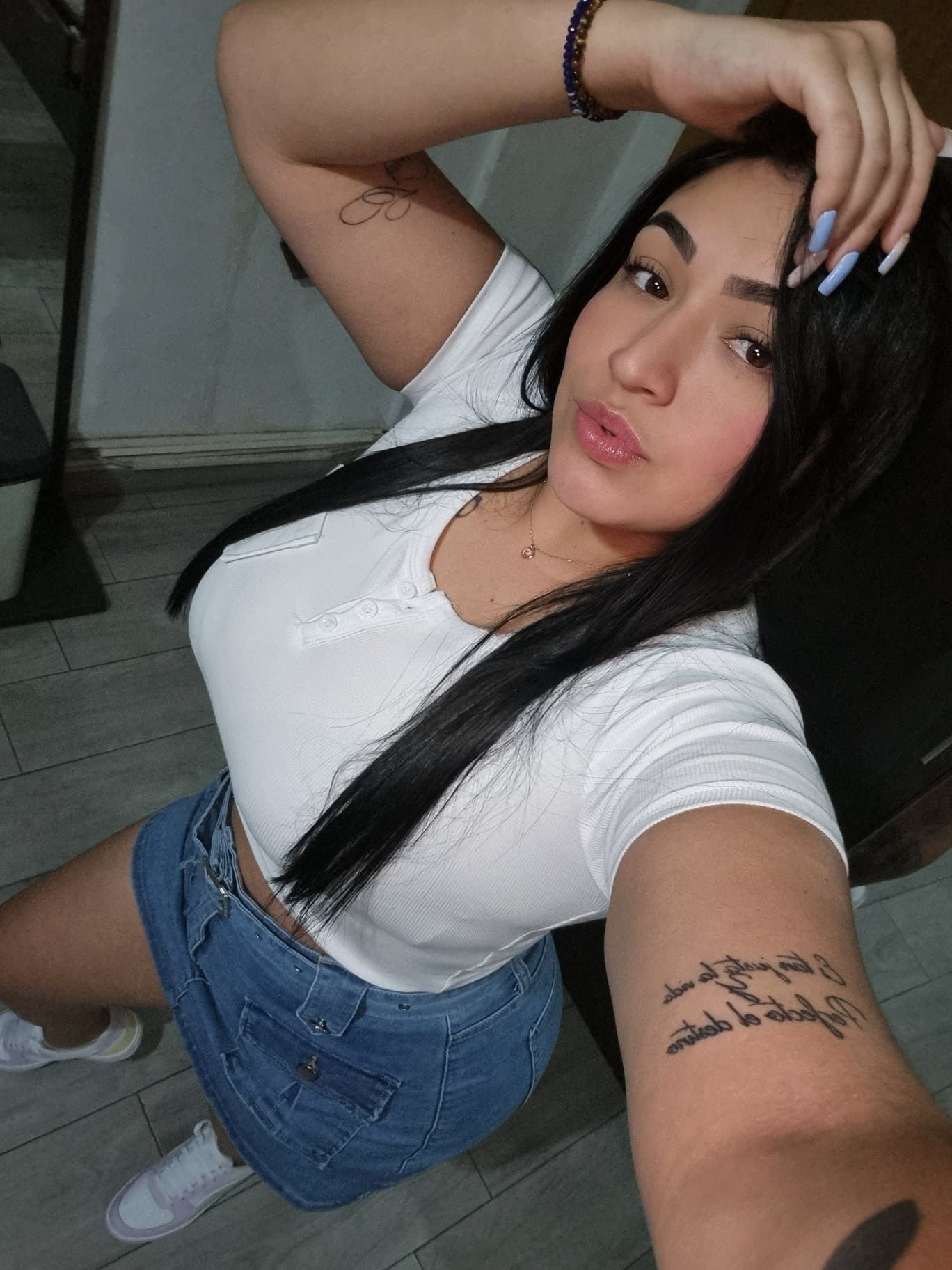 613308750|CAMILA|Chica