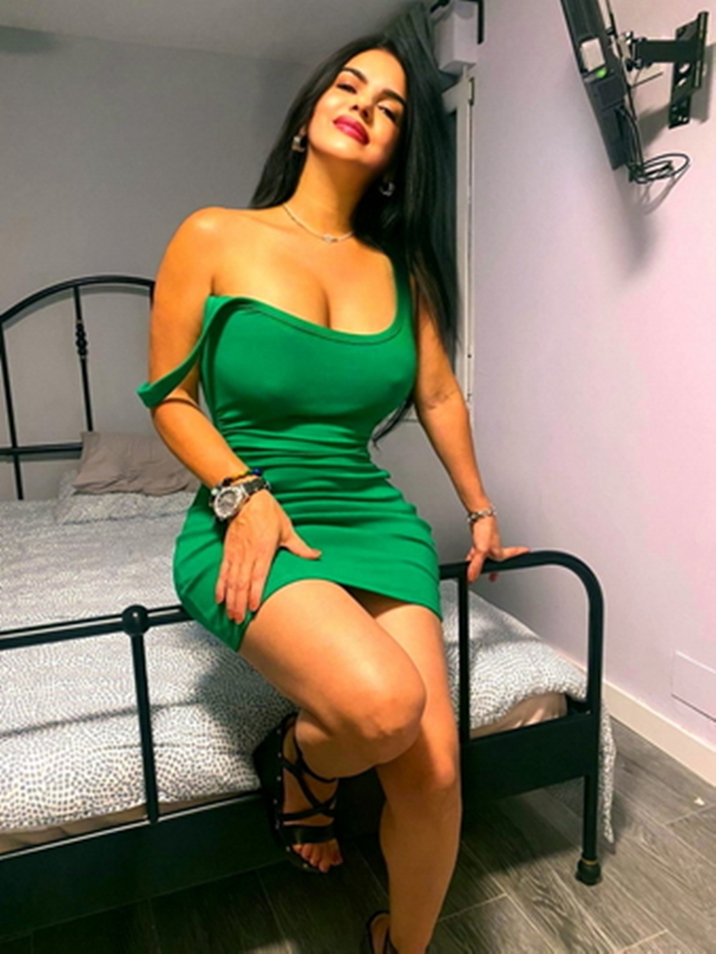 667322508|CRISTINA|Chica