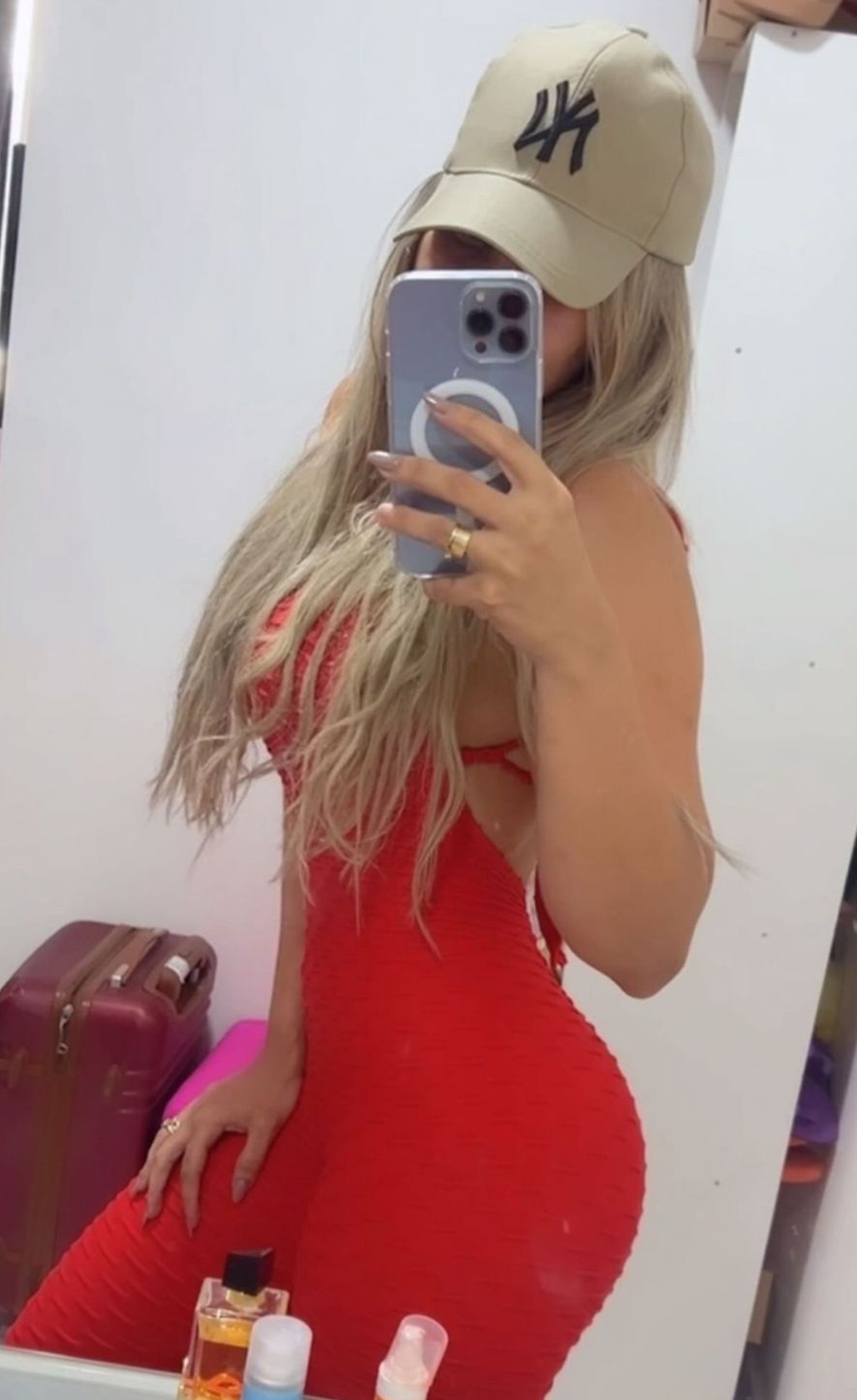 633402988|SOFIA|Chica