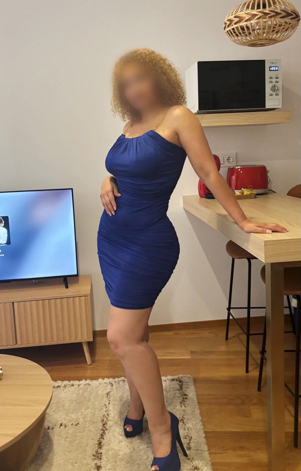 661590011|ISSA|Chica