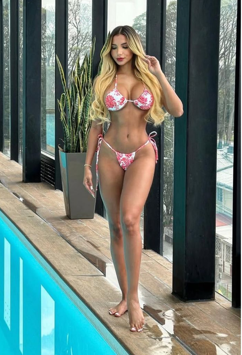 602528301|LINDA|Chica