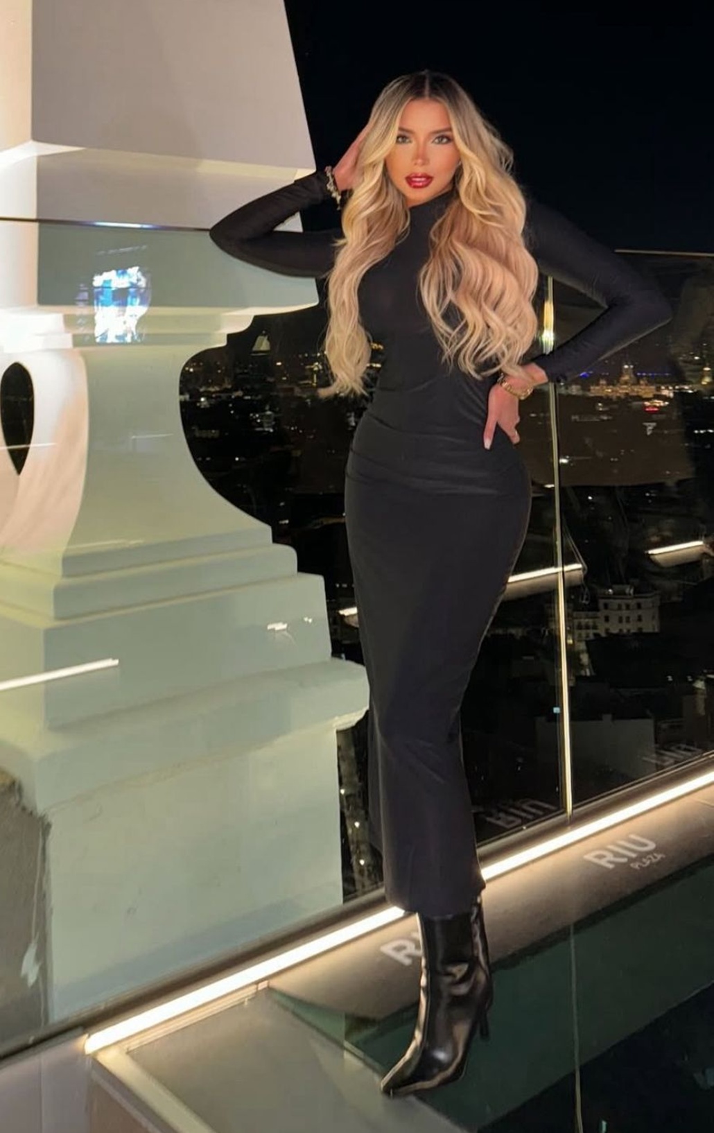 602528301|LINDA|Chica