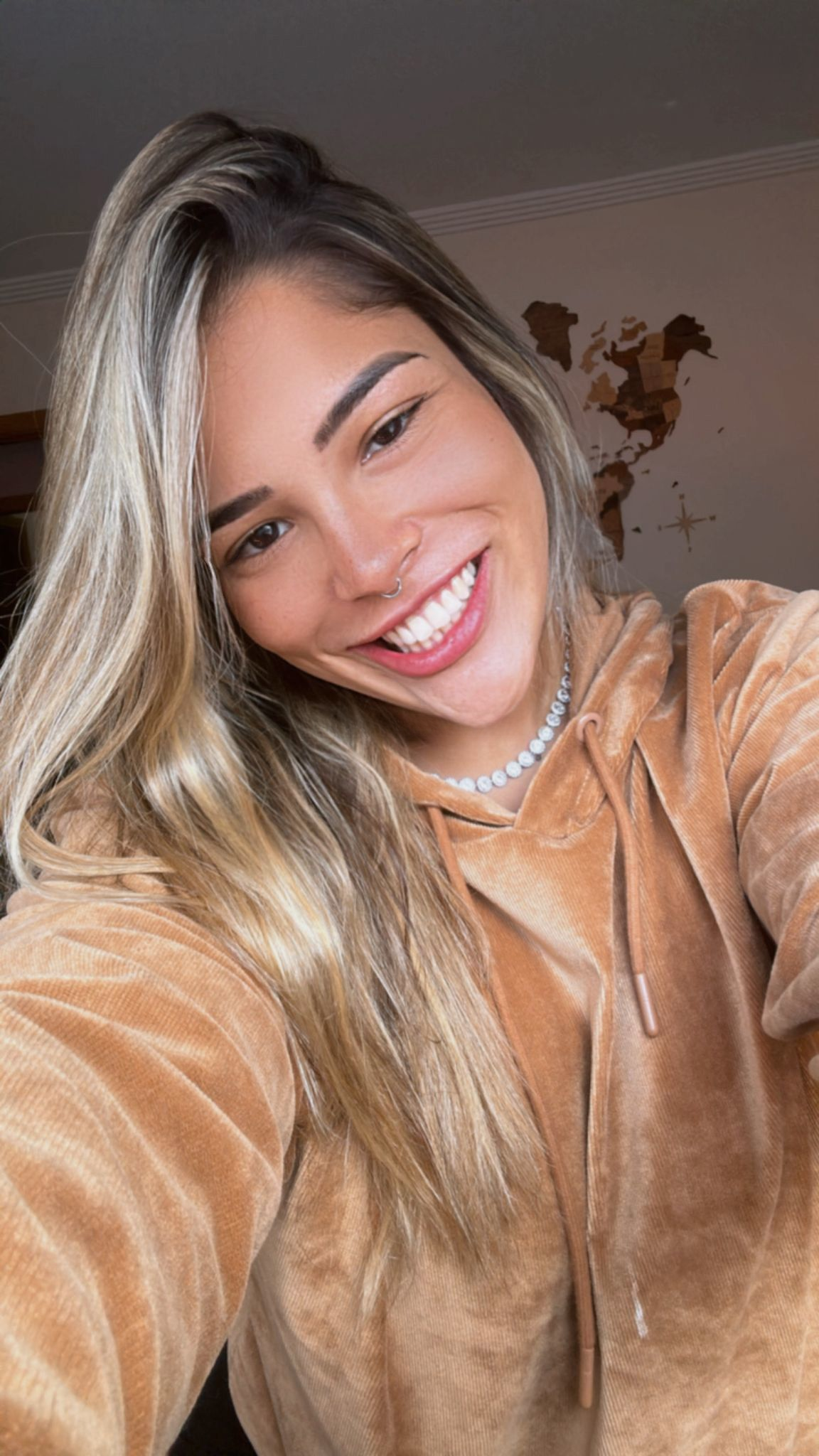 612493008|LUNA|Chica