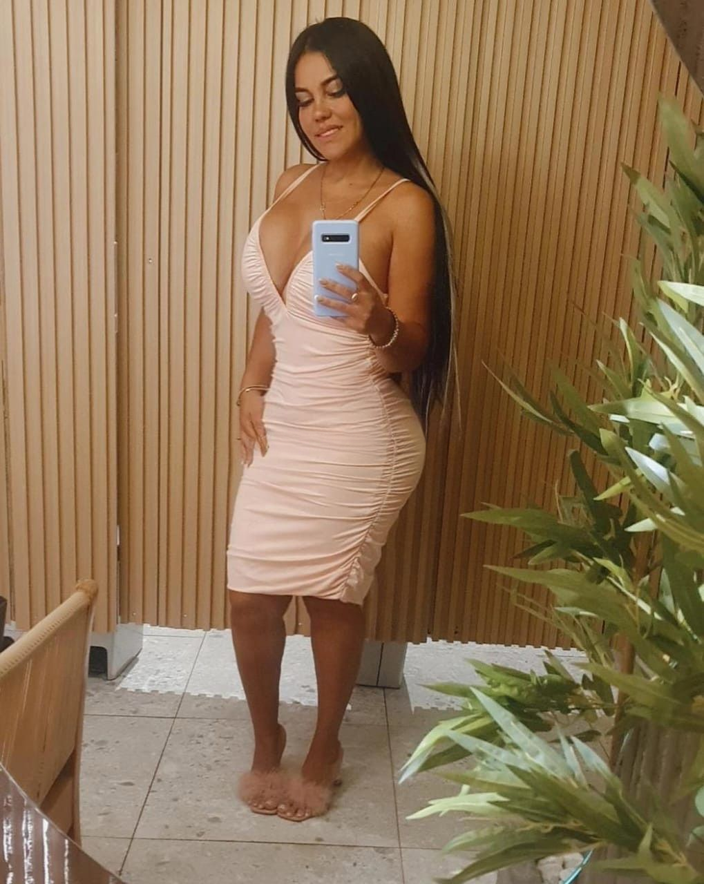 613374928|MADISON|Chica