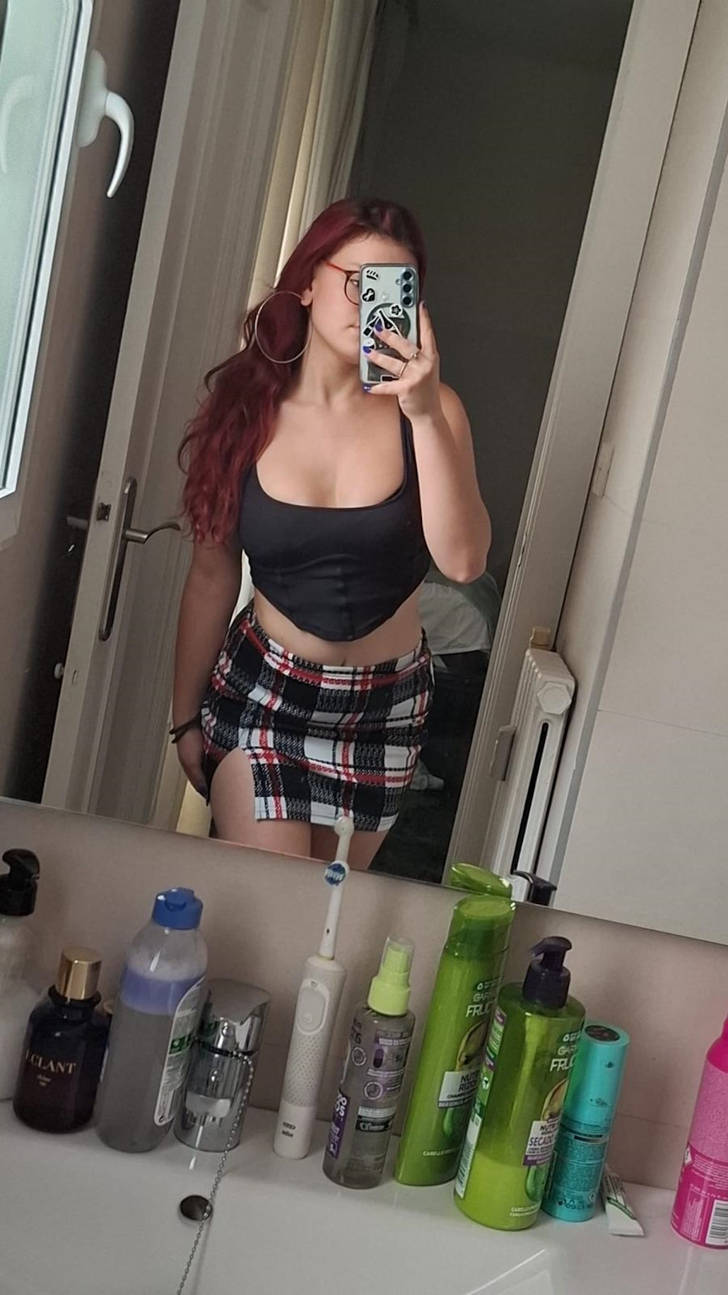 607906278|SOFI|Chica