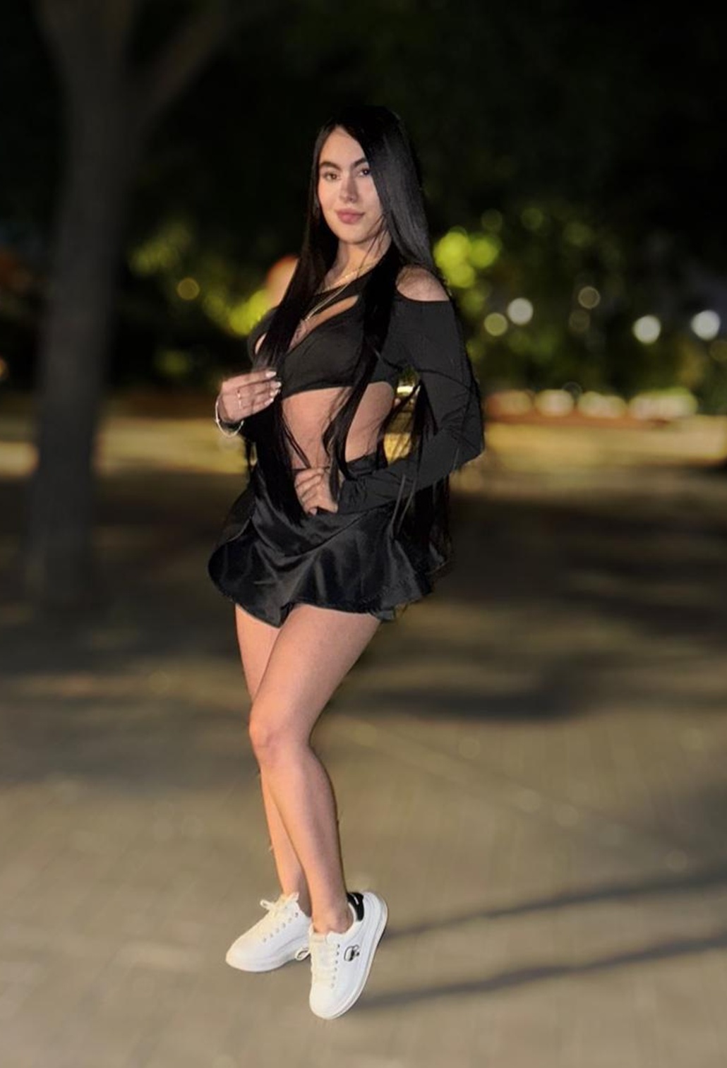 612427688|CHANELL KISS|Chica