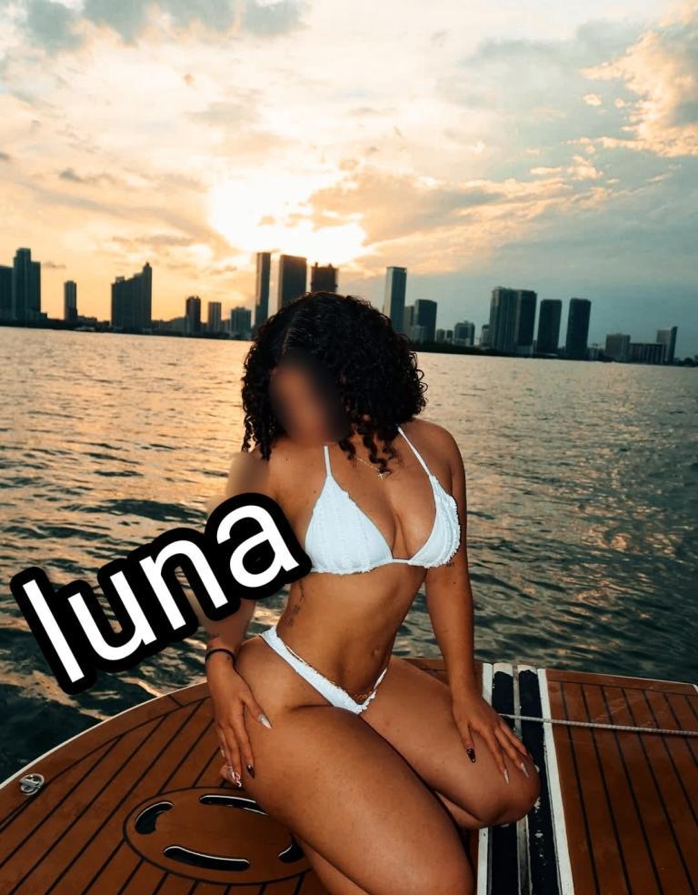 613494451|LUNA|Chica