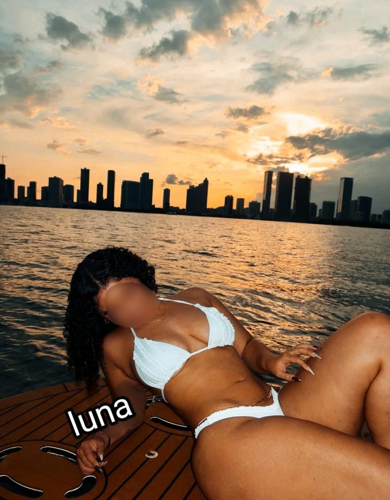 613494451|LUNA|Chica