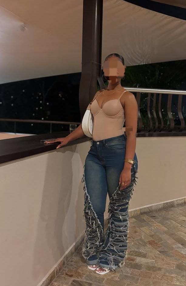 641484537|PAULA|Chica