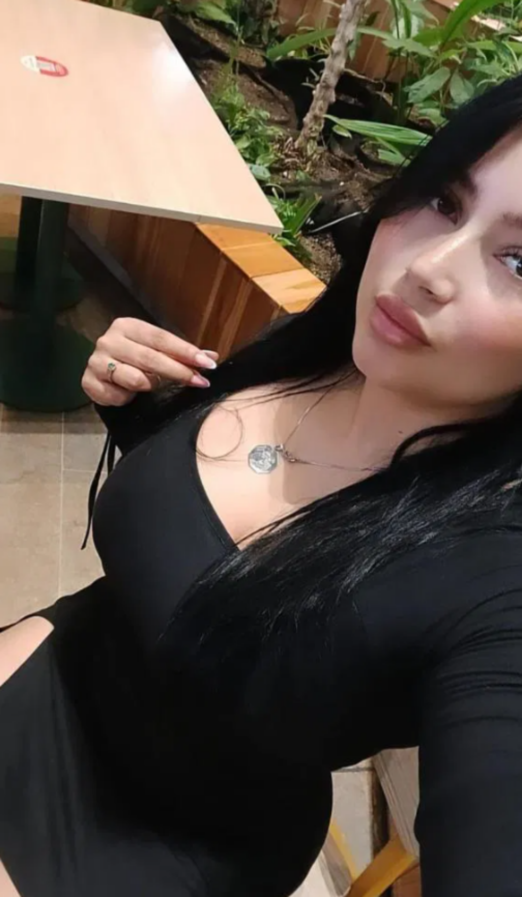 671466741|SALOMÉ|Chica