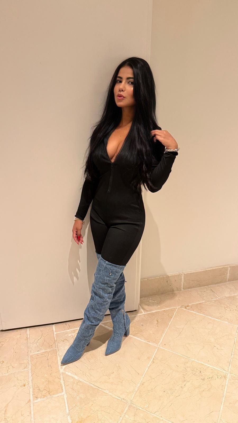 632939536|SOFI|Chica
