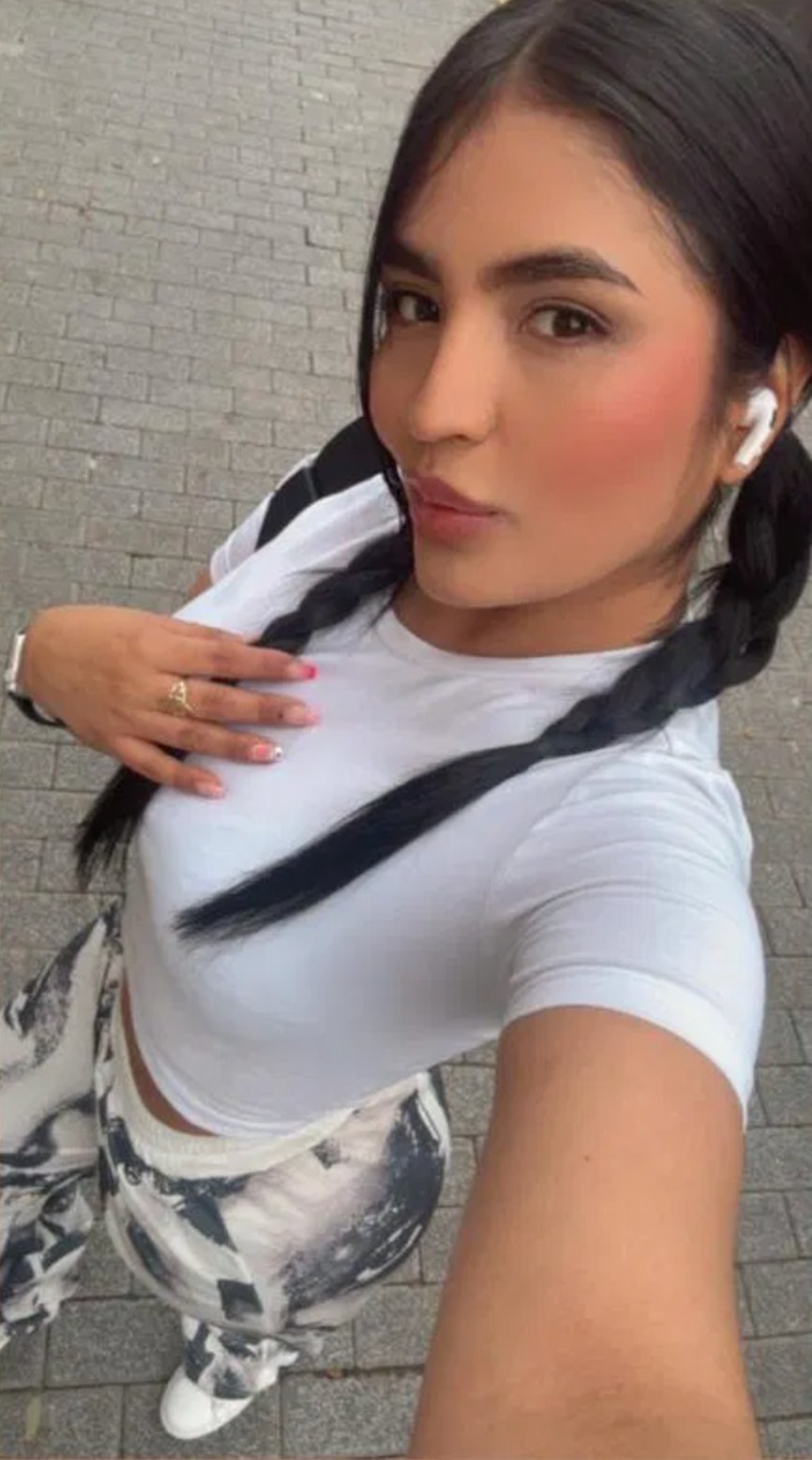 614609591|VIOLETA|Chica