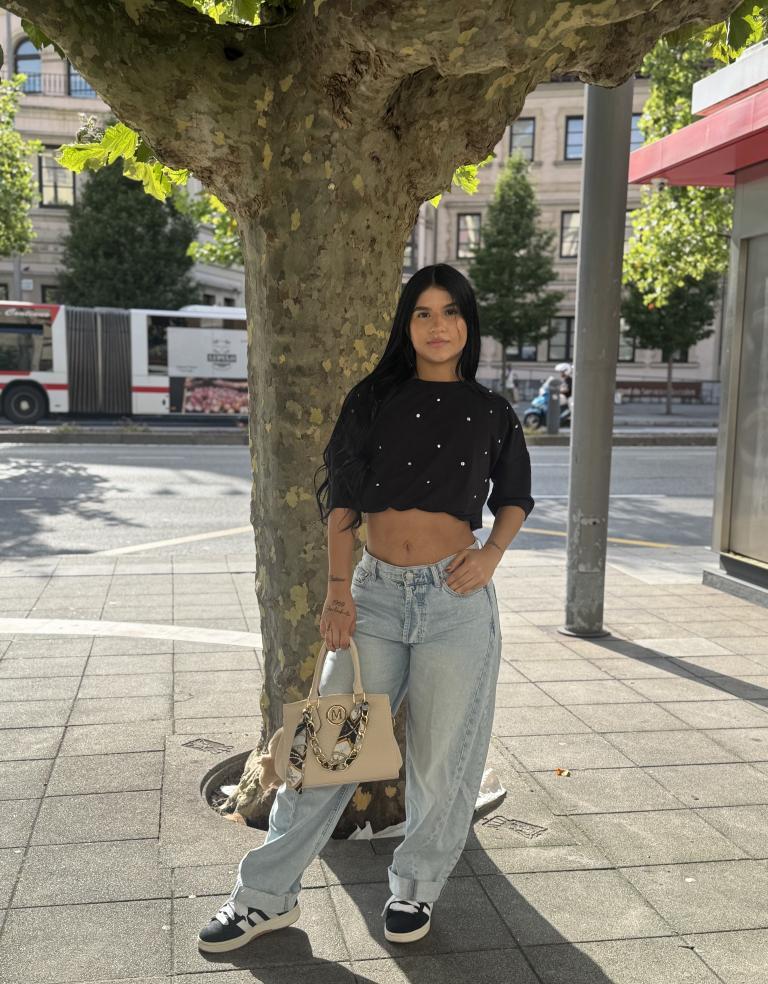 603945473|CAMILA|Chica