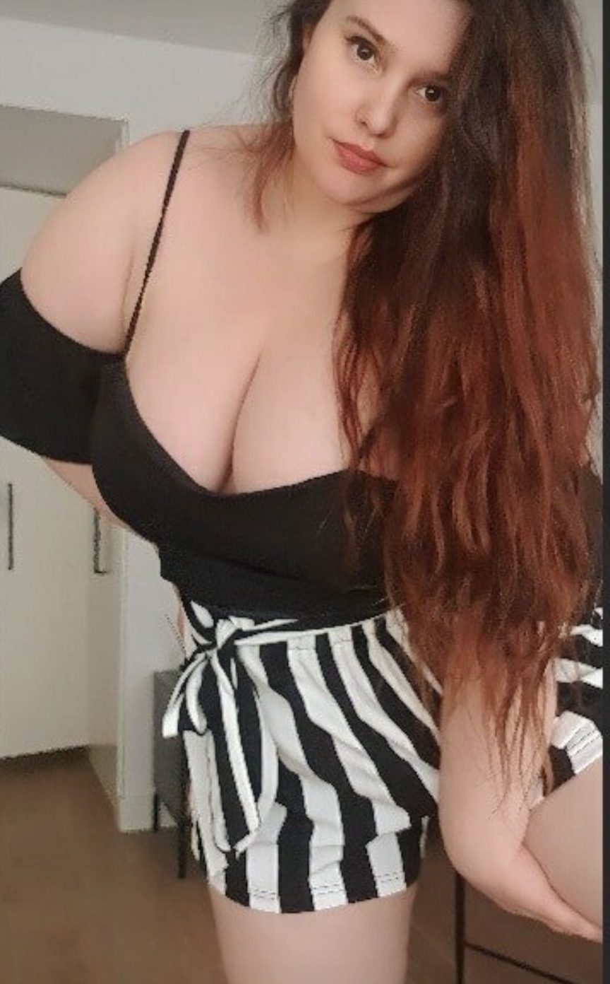 687753434|SABRINA|Chica
